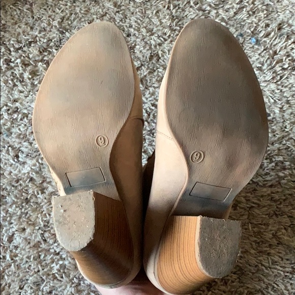 Shoe Dazzle Tan Booties - Picture 3 of 4